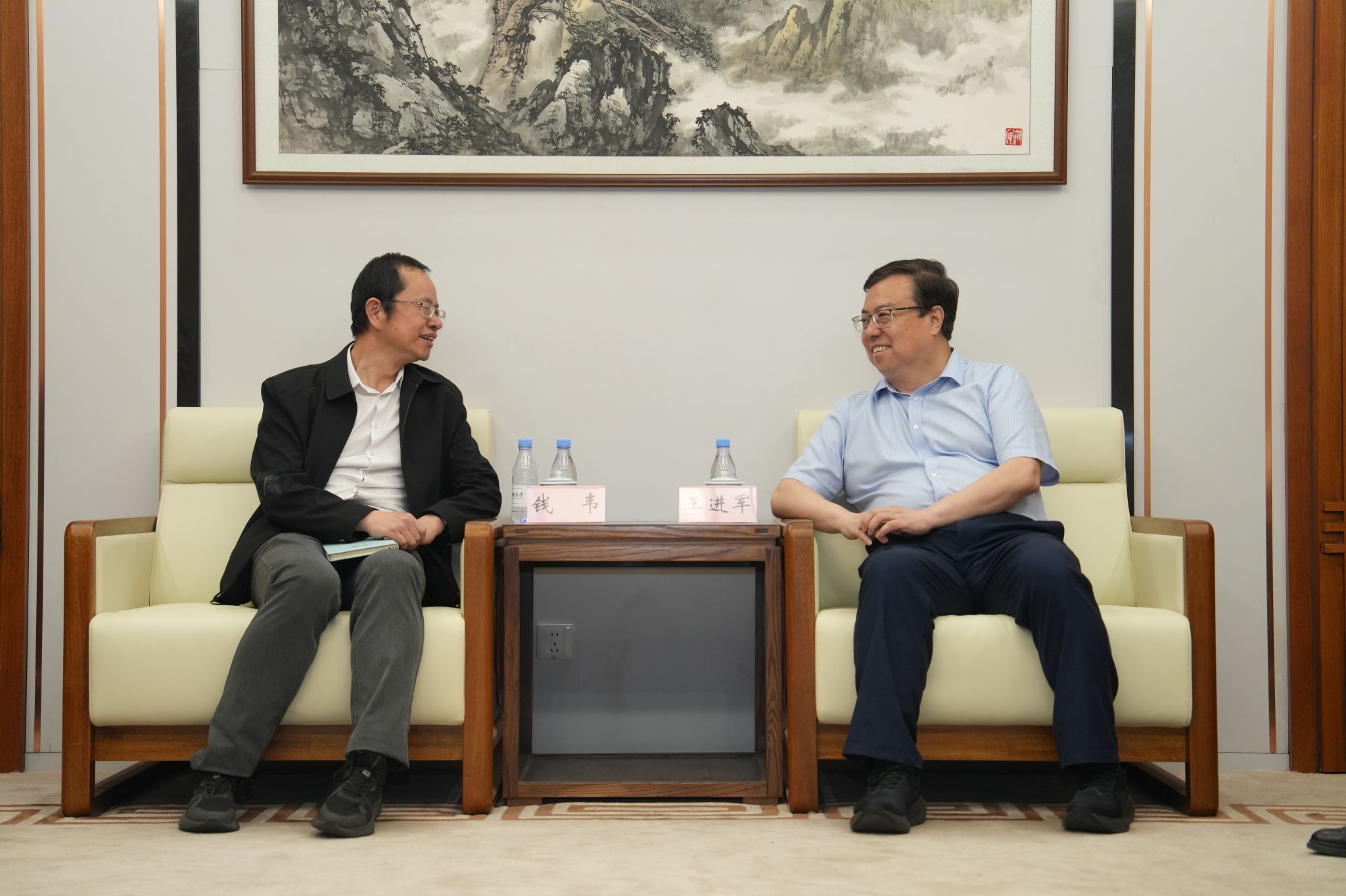 文件名稱:DSC02127.JPG原圖大小:34.99MB